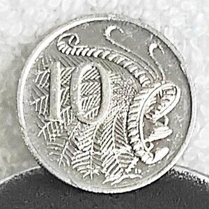 Circulated 2006 Australian 10 Cent Elixabeth II Coin made of Copper/Nickel!!